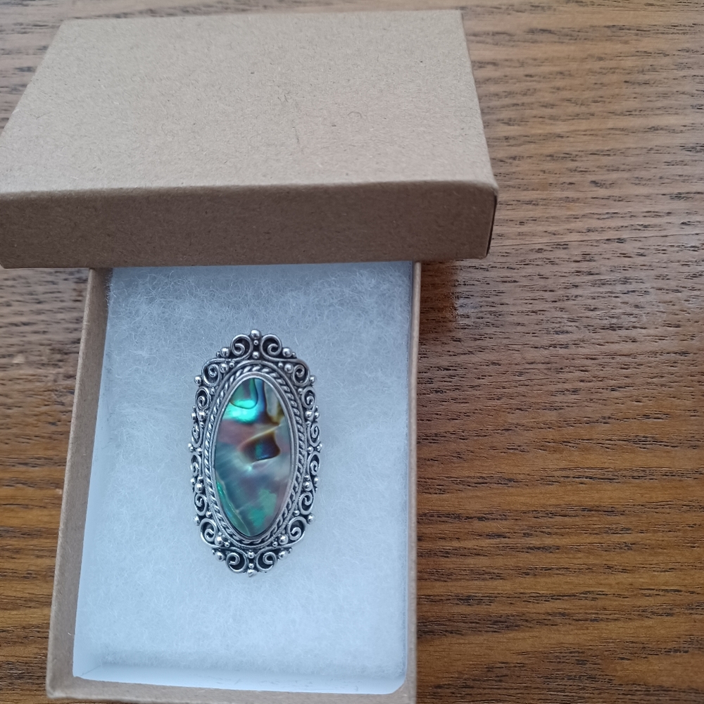 Ring - Picture 2 of 4